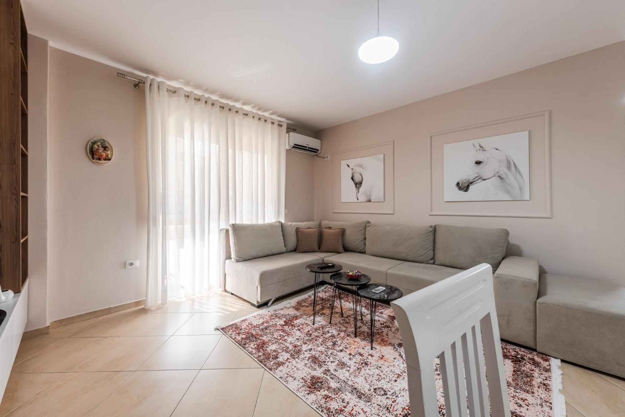 City Center Apartments By Kondo Stays Vlorë Exterior foto